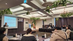 전문가 인구 특강 중인 모습.