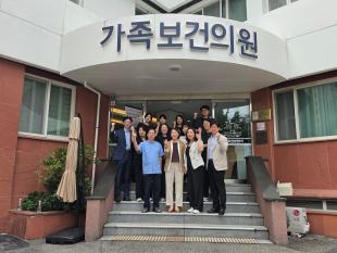 김경선 회장과 부산지회 직원 기념촬영